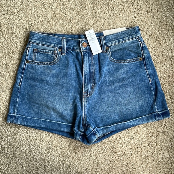 American Eagle Outfitters Pants - American Eagle High Rise Mom Short